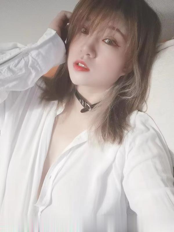 e胸妹子秋子